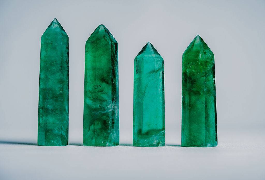 3.5” Emerald Fluorite Crystal Obelisk – 3.5” Emerald Fluorite Obelisk for Clarity, Balance, and Sophisticated Decor