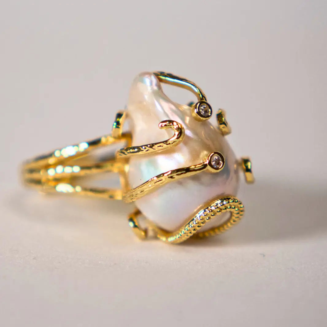 Organic-Elegance-in-18K-Gold