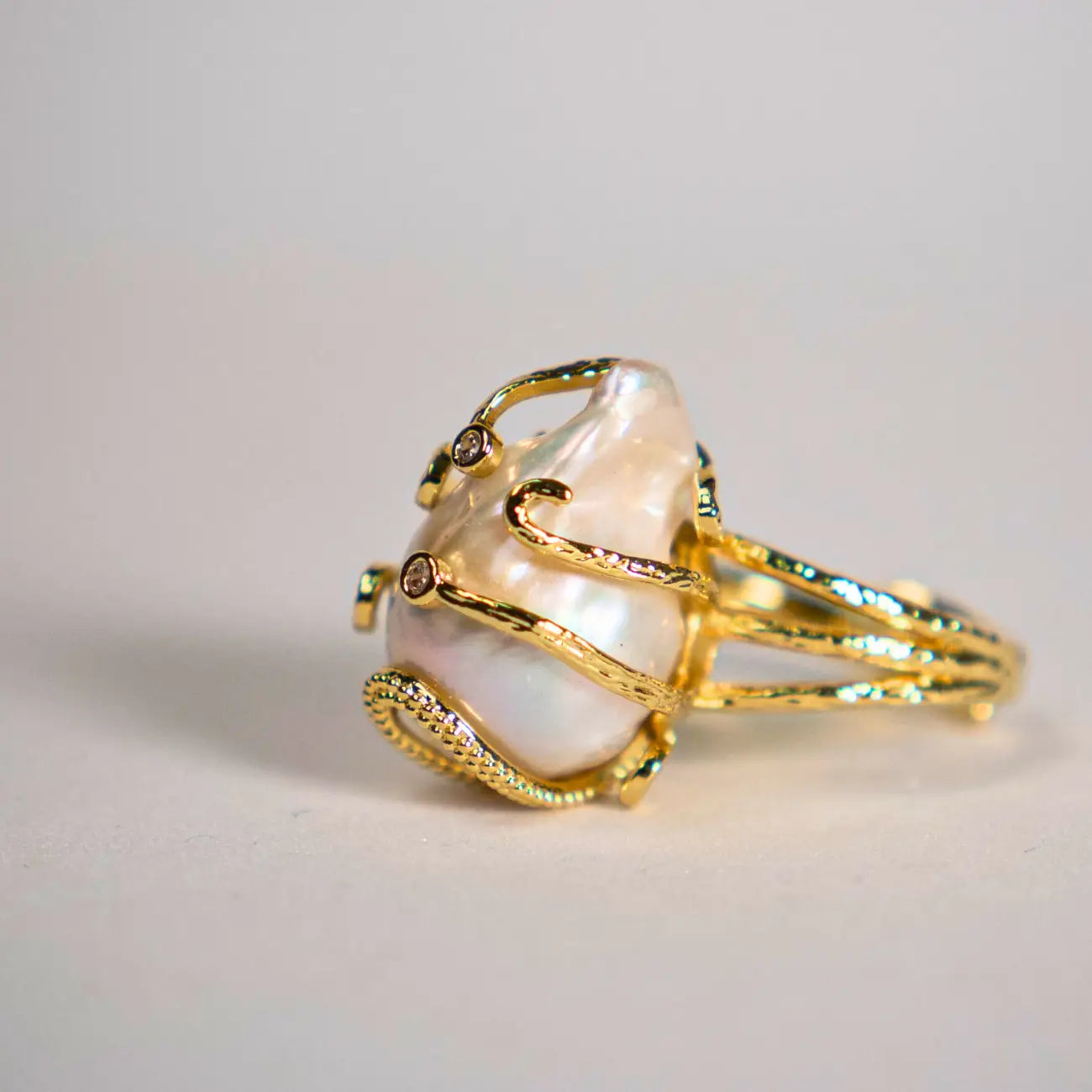 Organic-Elegance-in-18K-Gold