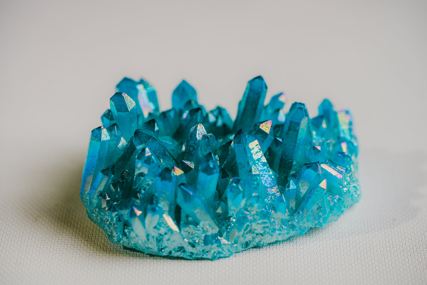 Aqua Aura Mini Geode – Iridescent Crystal for Intuition, Calm, and Inner Clarity