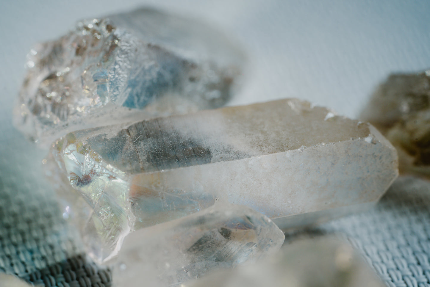 Aura Quartz Crystal Points – High-Vibration Crystals for Mindfulness, Clarity, and Emotional Elevation