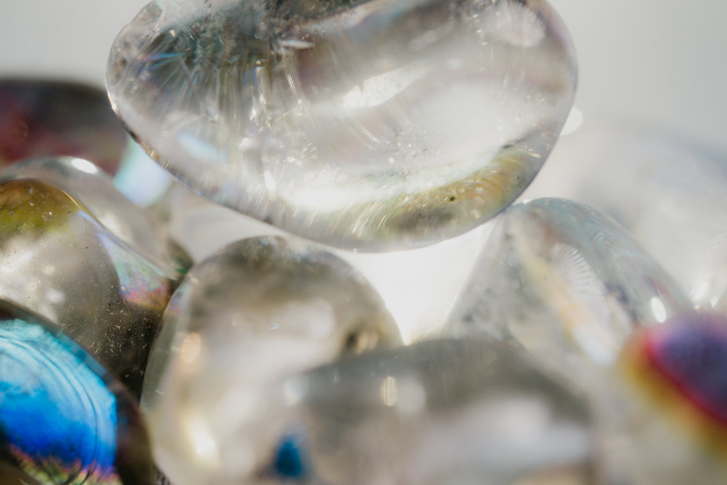 Aura Quartz – High-Vibration Pocket Crystal for Mindfulness and Emotional Elevation