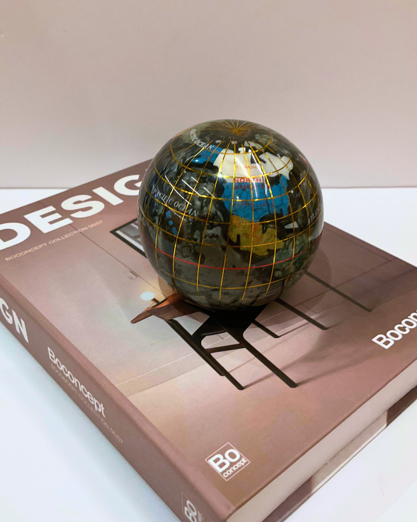 Decorative-Sphere-for-a-Sophisticated-and-Natural-Touch