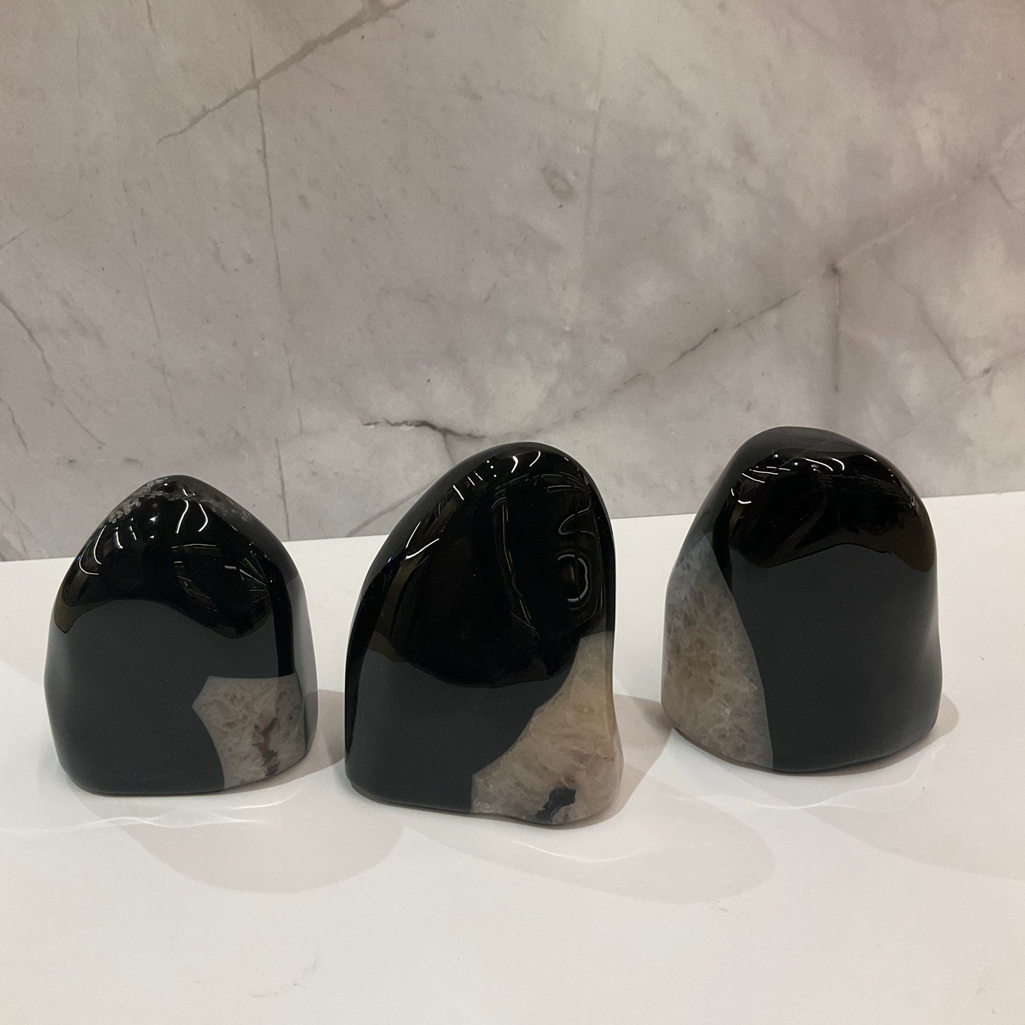 Black and White Onyx Free Form – Decorative Black and White Onyx for Balance and Sophisticated Style