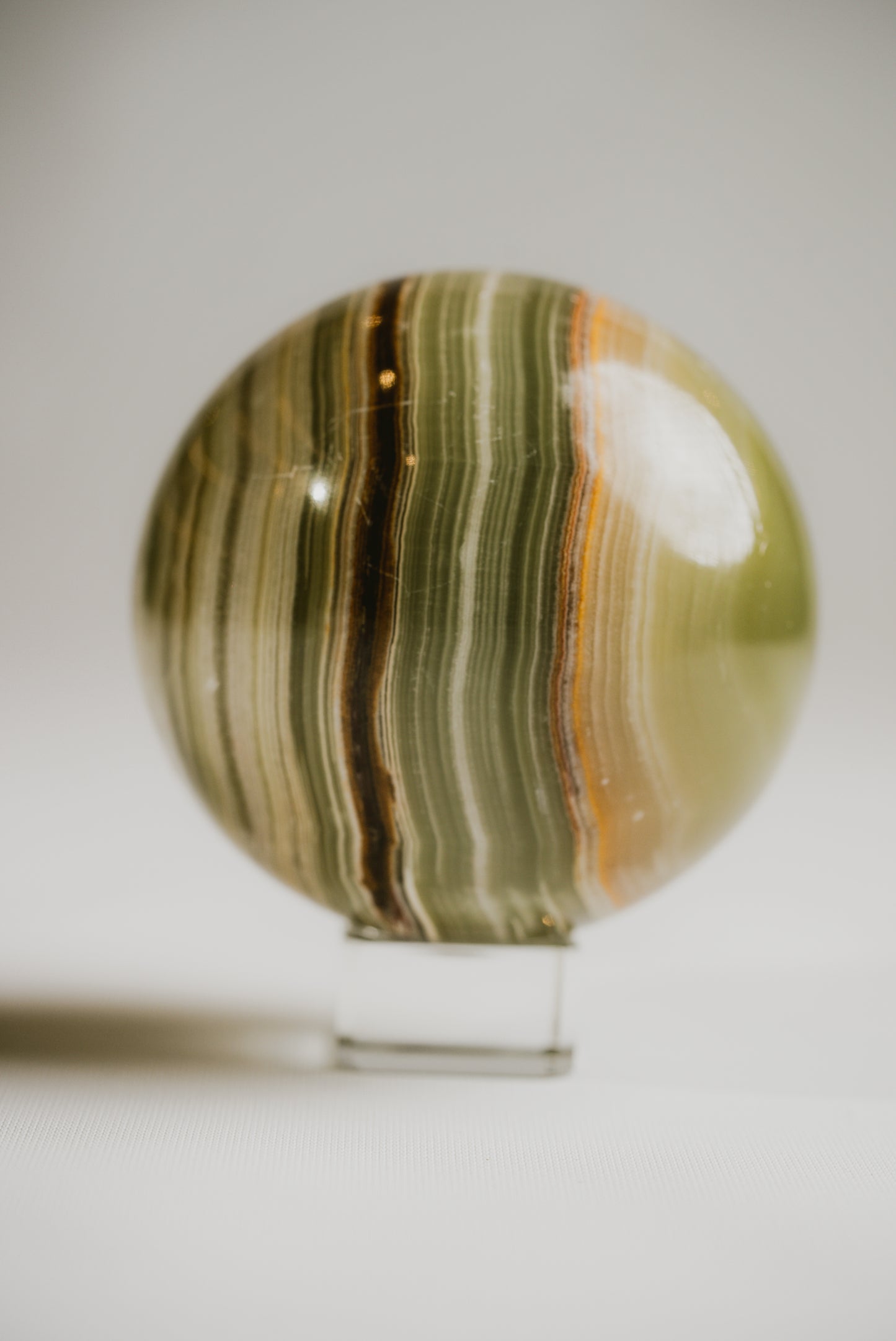Sophisticated-Green-Onyx-Sphere-for-Elegant-Décor