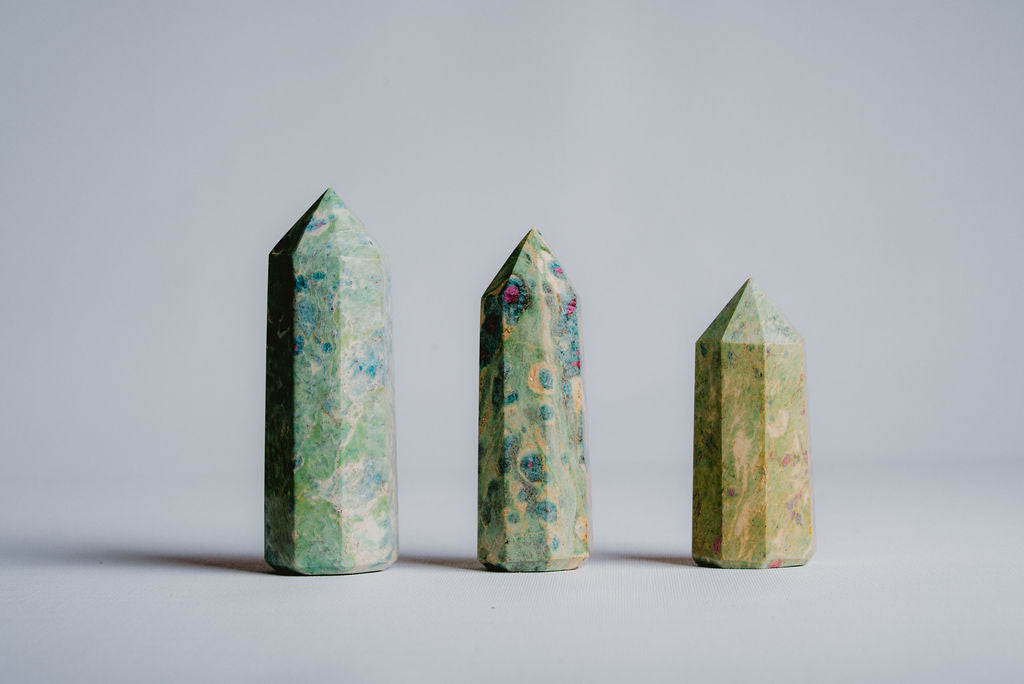 Green Ruby Fuchsite Tower – Decorative Green Ruby Fuchsite Tower for Strength, Harmony, and Emotional Balance
