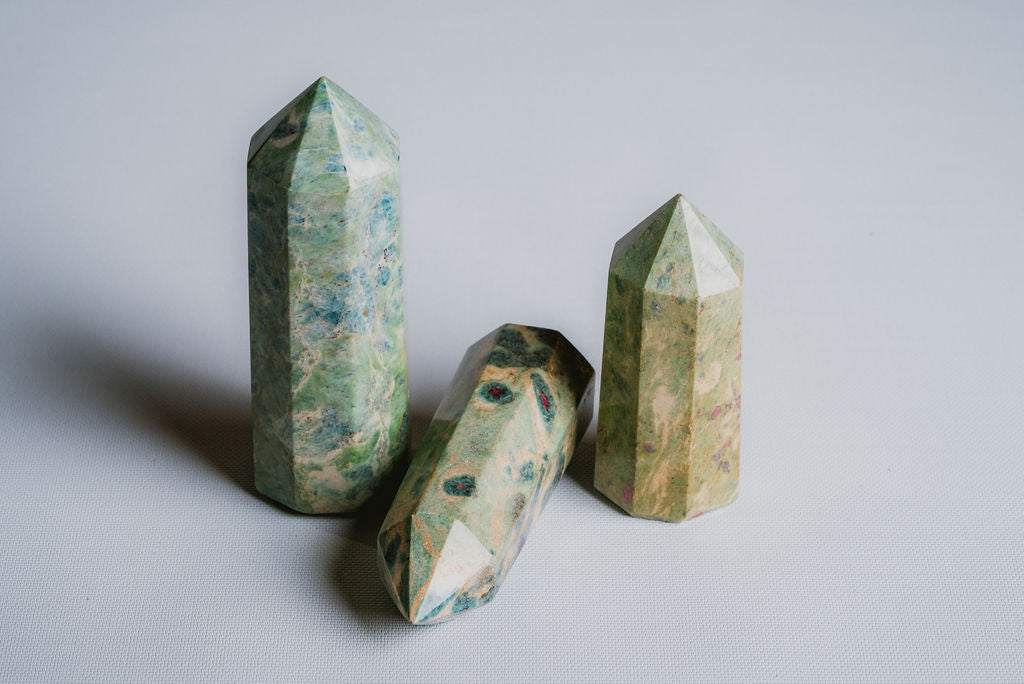 Green Ruby Fuchsite Tower – Decorative Green Ruby Fuchsite Tower for Strength, Harmony, and Emotional Balance