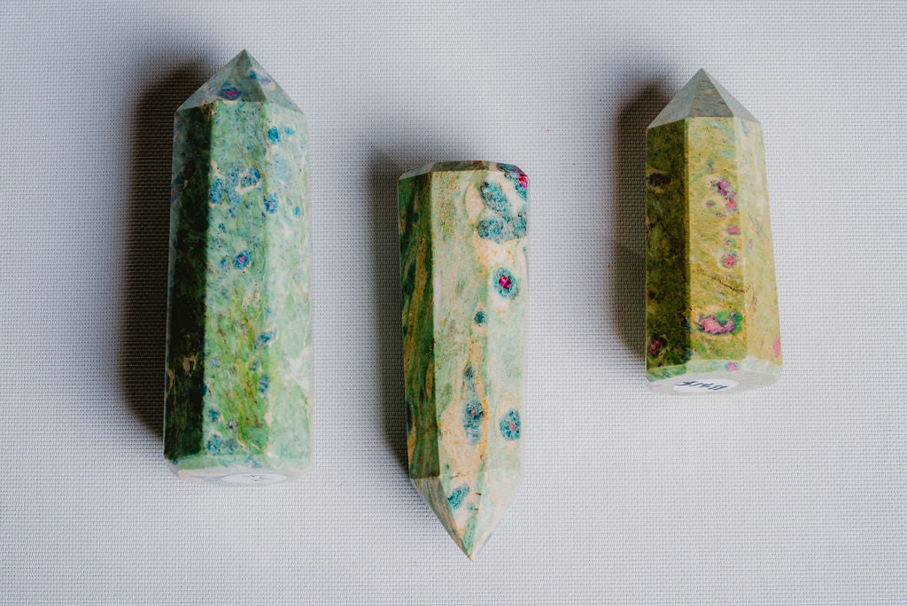 Green Ruby Fuchsite Tower – Decorative Green Ruby Fuchsite Tower for Strength, Harmony, and Emotional Balance