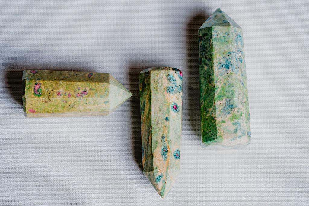 Green Ruby Fuchsite Tower – Decorative Green Ruby Fuchsite Tower for Strength, Harmony, and Emotional Balance