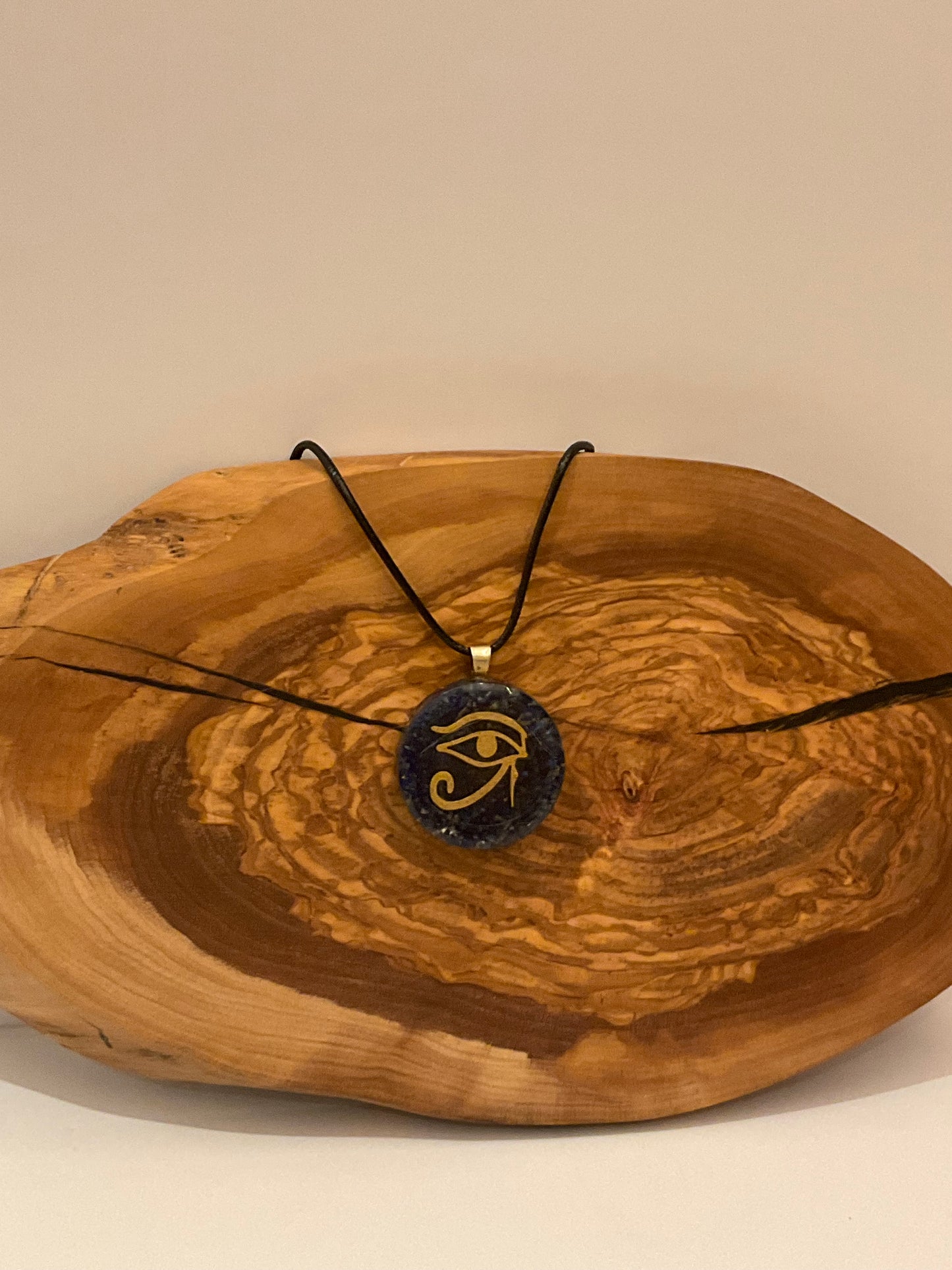 Energetic-Protection-with-Lapis-Lazuli-or-Obsidian