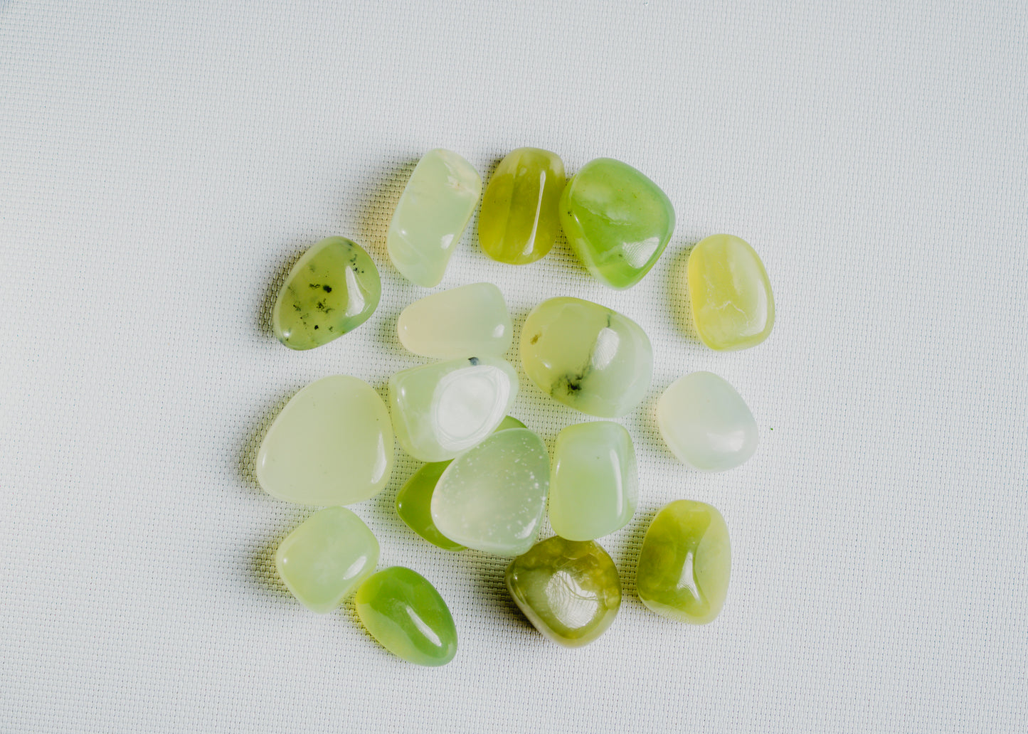 Jade Pocket Crystal – Classic Stone for Protection, Love, and Inner Harmony