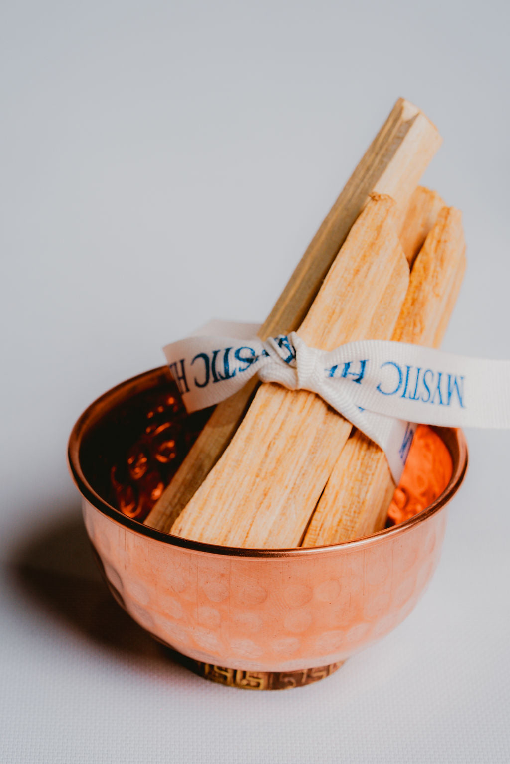 Hand-Hammered Copper Offering Bowl – Ritual Craftsmanship for Incense, Resins, and Altars