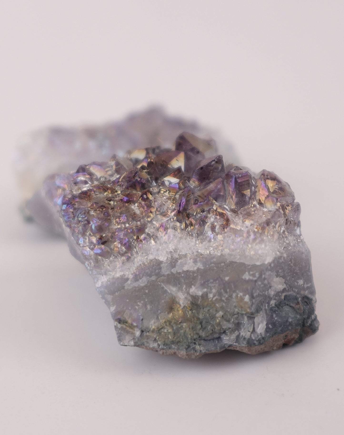 Mystic Glow – Mini Amethyst Aura Crystal for Clarity and Spiritual Elevation