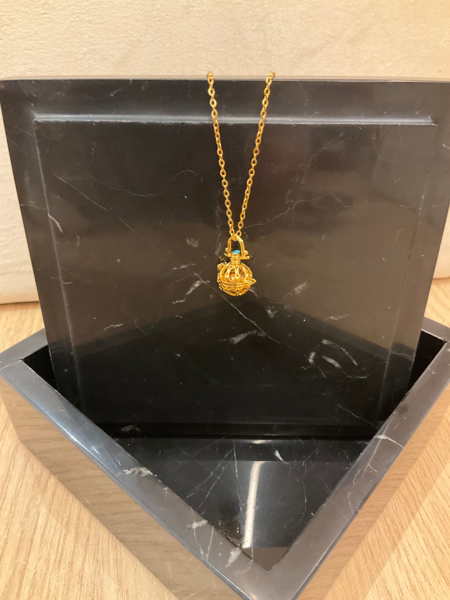 Pendant-Protective-Jewelry-for-Inner-Connection