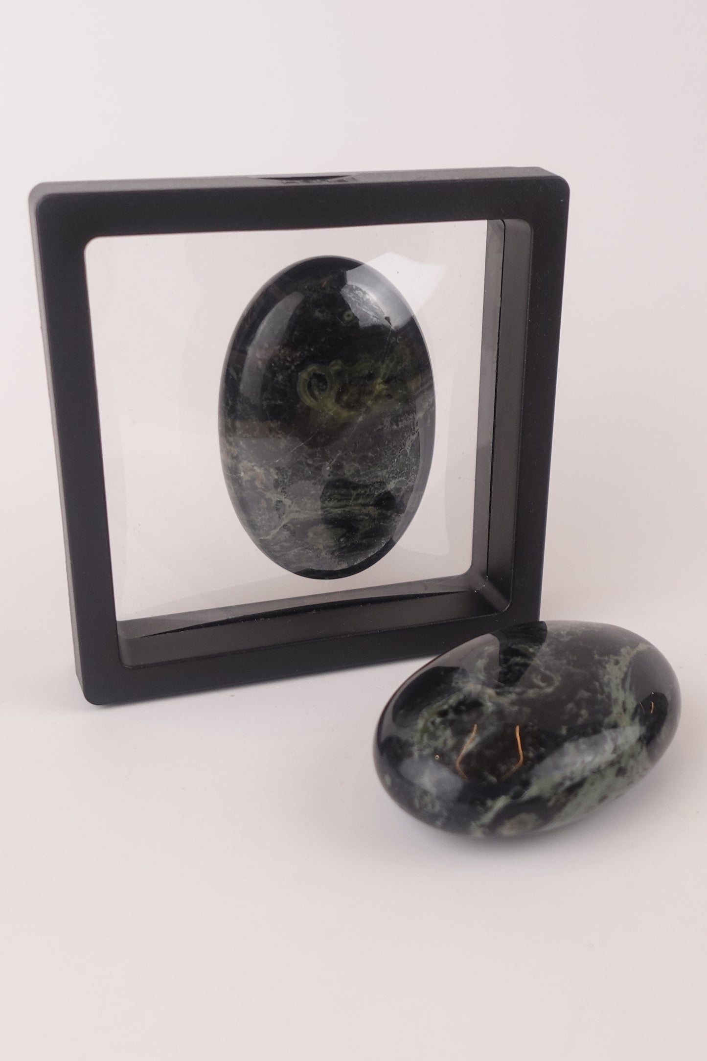 Natural Kambaba Jasper – Palm Stone for Calm and Balance