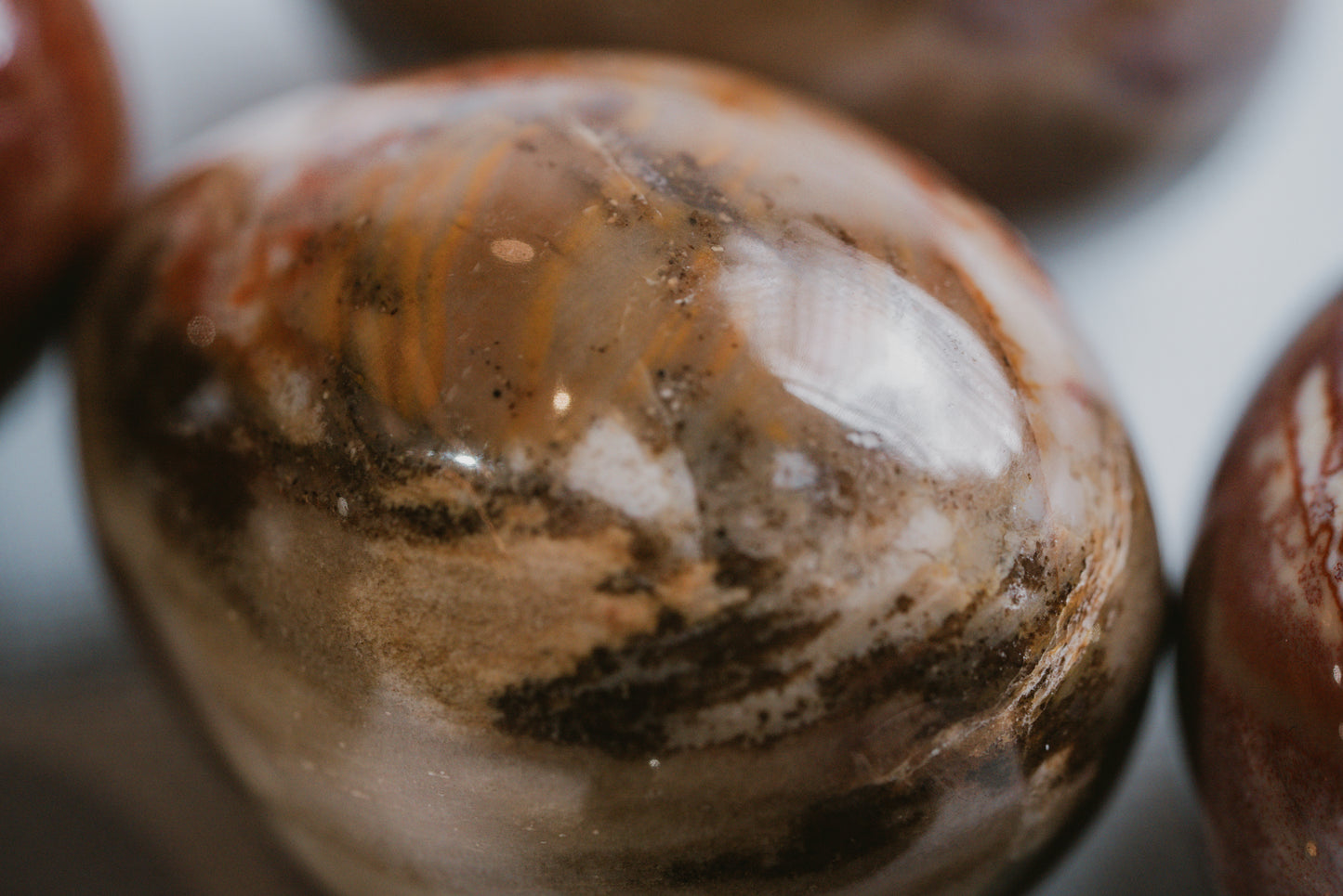 Peach Moonstone Egg Pocket Crystal – Emotional Softness, Balance, and Self-Acceptance