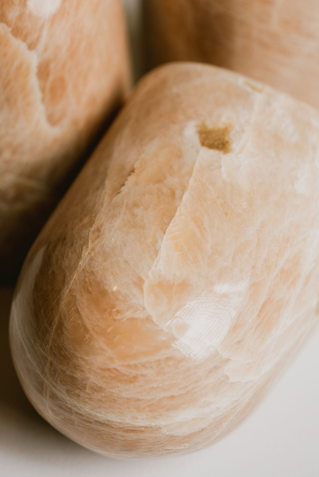 Peach Moonstone Free Form – Decorative Peach Moonstone for Calm and Emotional Clarity