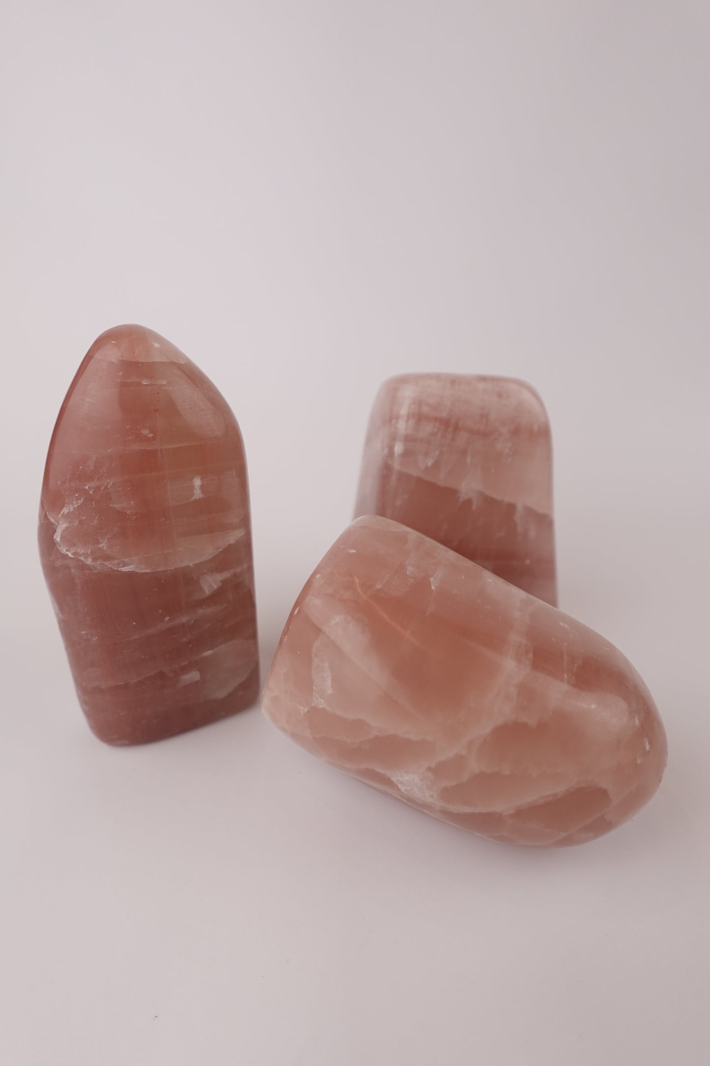 Rose Calcite Free Form – Decorative Rose Calcite for Harmony and Emotional Balance