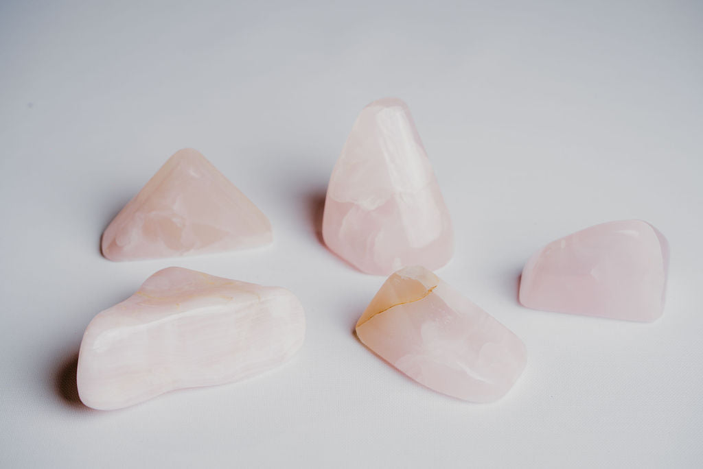 Rose Quartz Free Form – Decorative Rose Quartz for Love and Emotional Harmony