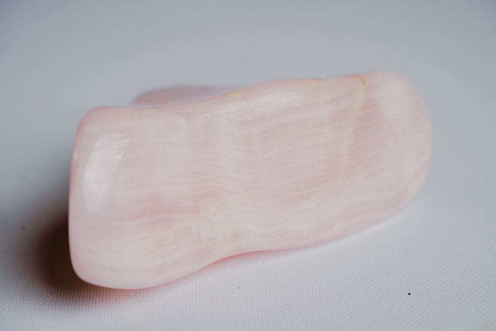 Rose Quartz Free Form – Decorative Rose Quartz for Love and Emotional Harmony