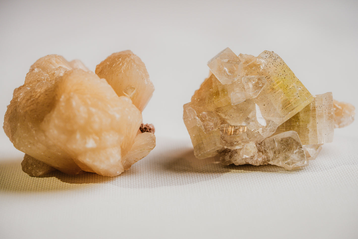 Small Aura Quartz Cluster – Iridescent Shine and Modern Elegance