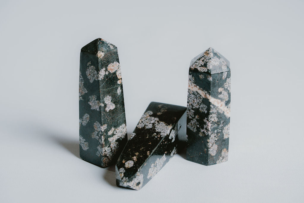 Snowflake Obsidian Tower – Decorative Snowflake Obsidian Tower for Clarity and Emotional Balance