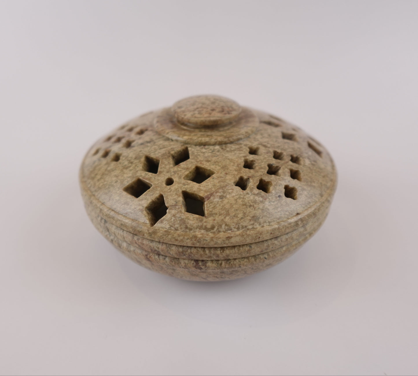 Soapstone Incense Pot – Handcrafted Piece for Rituals, Meditation, and Spatial Harmony
