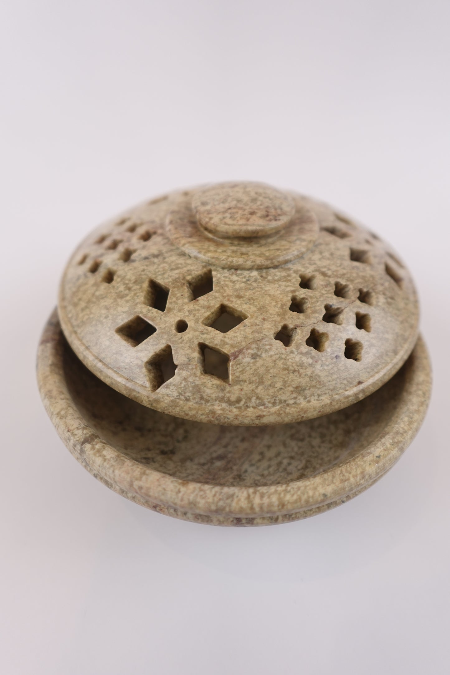 Soapstone Incense Pot – Handcrafted Piece for Rituals, Meditation, and Spatial Harmony