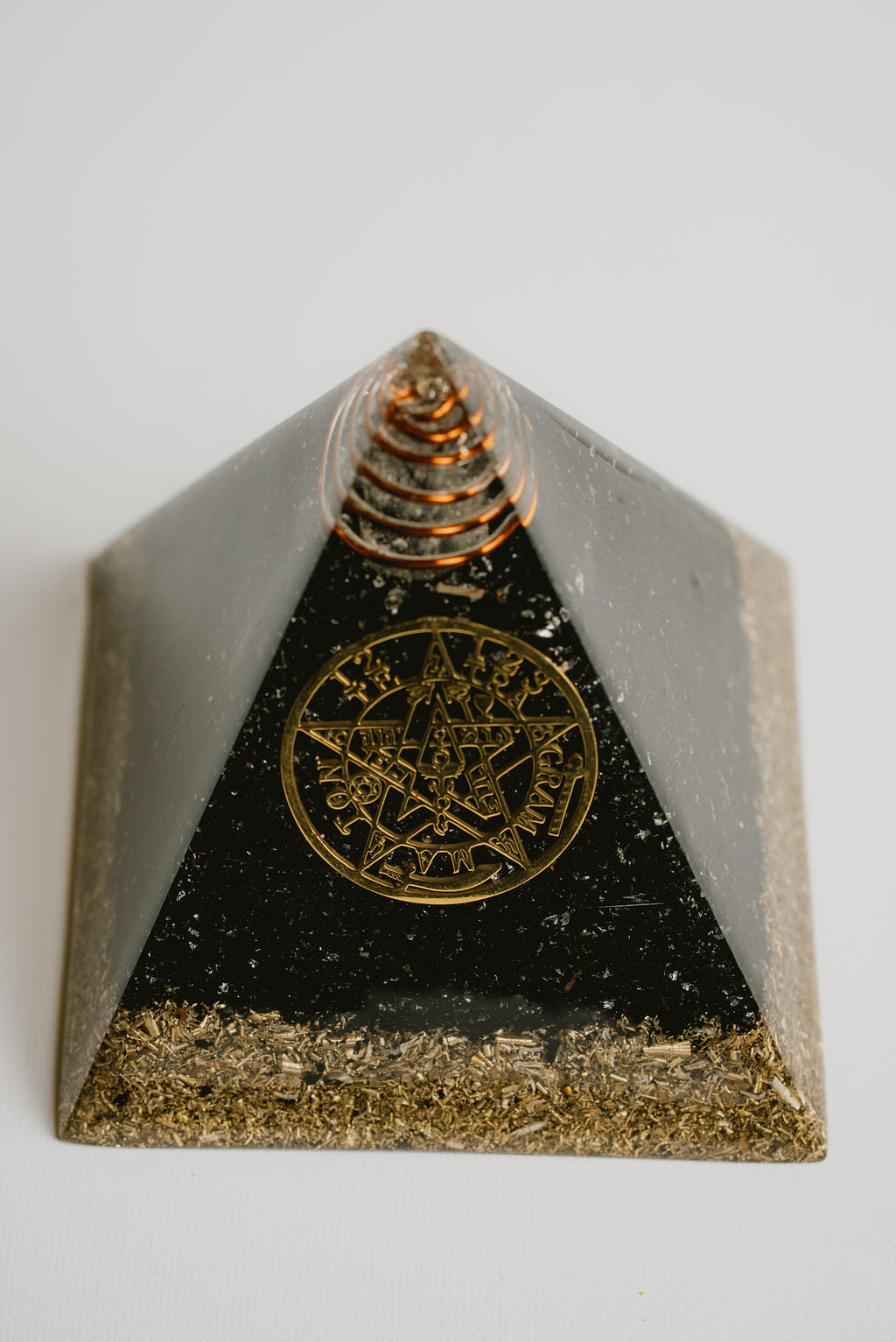 Tetragrammaton Pyramid with Black Tourmaline – Energetic Protection and Spiritual Balance