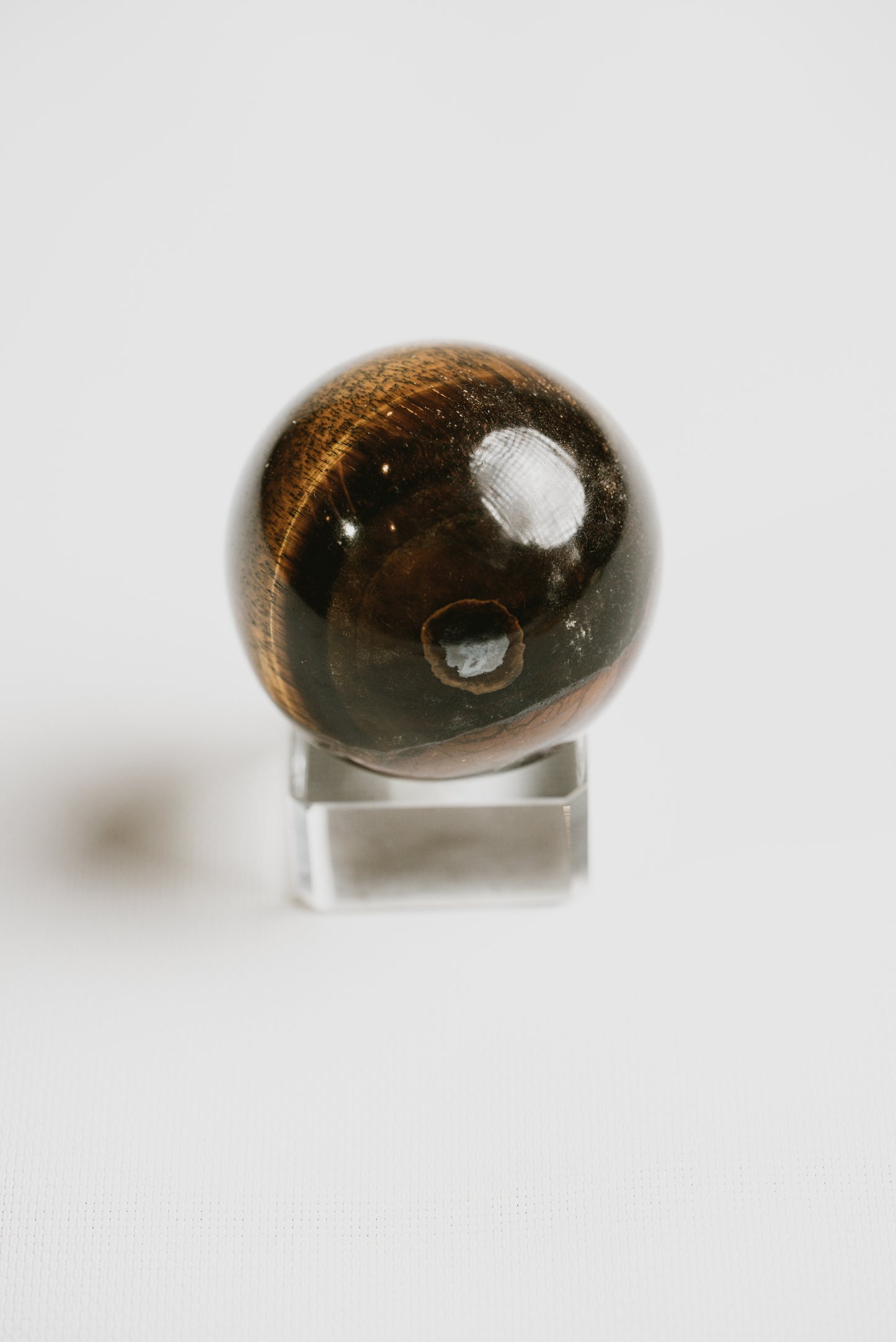Decorative-Tiger’s-Eye-Sphere-for-Focus-Confidence-and-Protective-Energy