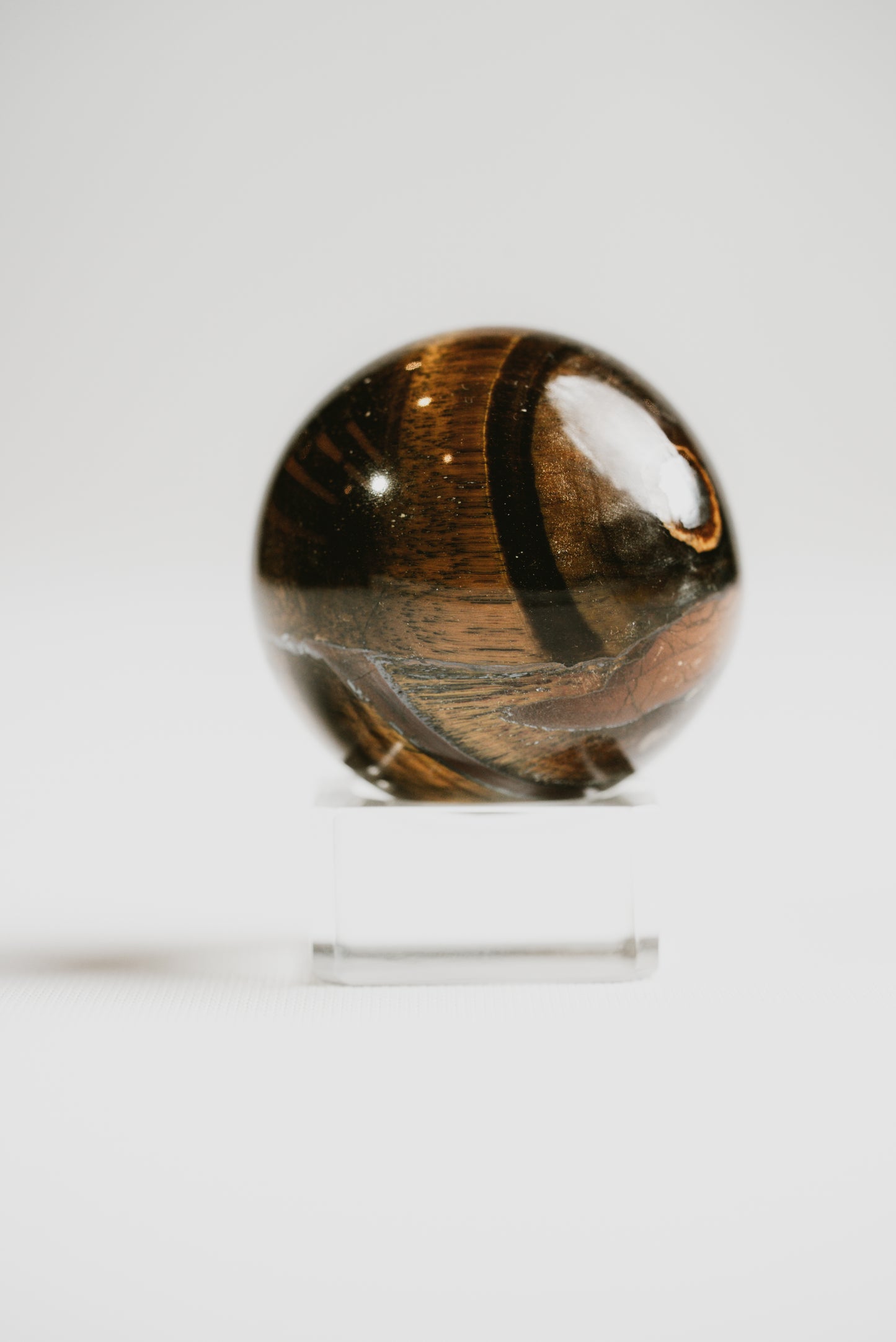 Tiger’s Eye Sphere – Decorative Tiger’s Eye Sphere for Focus, Confidence, and Protective Energy