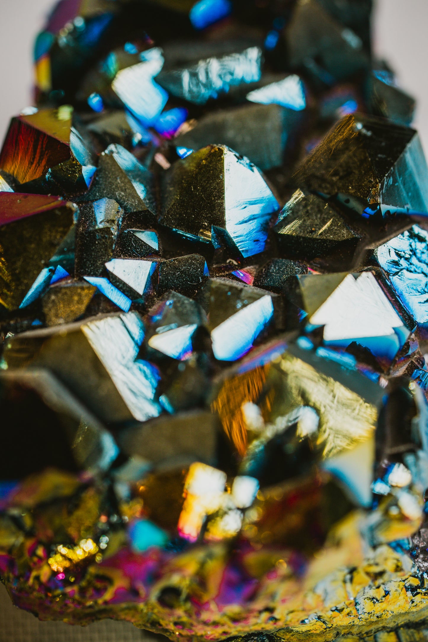 Titanium Aura Quartz Geode – Lab-Created Crystal for Inner Strength, Focus, and Mental Clarity