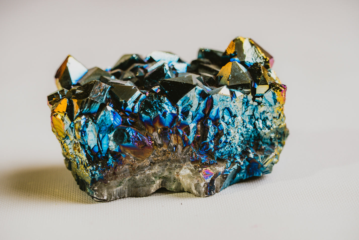 Titanium Aura Quartz Geode – Lab-Created Crystal for Inner Strength, Focus, and Mental Clarity