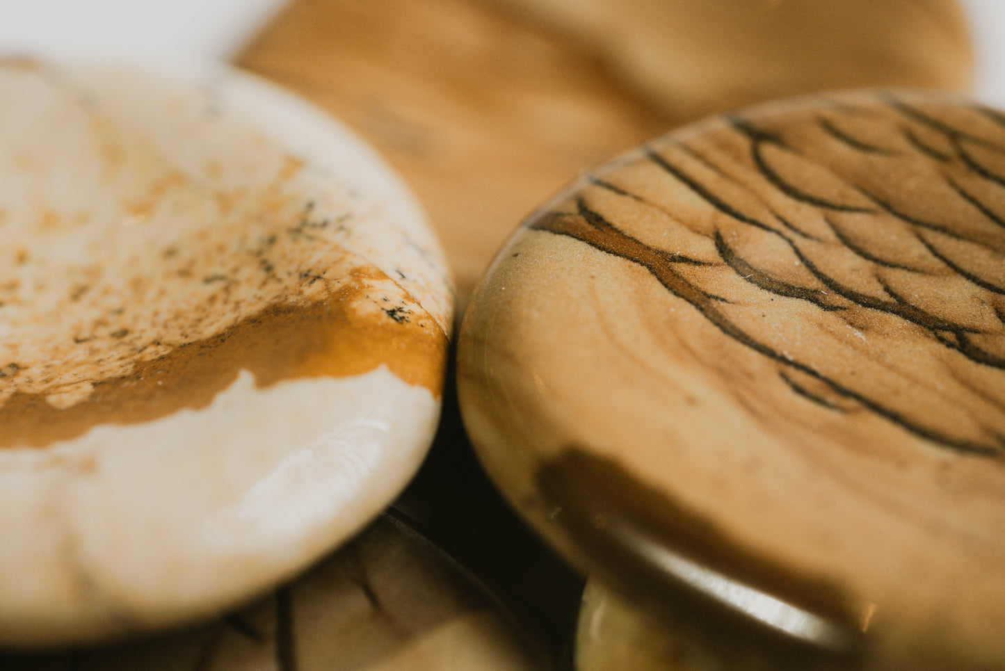 Walnut Jasper Disc – Decorative Walnut Jasper Disc for Stability and Nature Connection