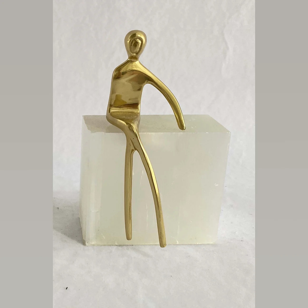 Maya Spirit Guardian Statue with Selenite – Ancestral Decorative Sculpture for Protection and Spiritual Harmony