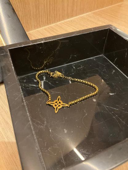 Witch's Knot Bracelet – Energetic Protection in Silver or Gold Finish
