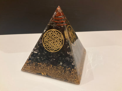 Metatron Cube Pyramid – Black Tourmaline & Lapis Lazuli | Sacred Geometry for Protection, Balance, and Spiritual Elegance