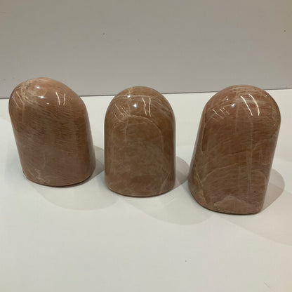 Peach Moonstone Free Form – Decorative Peach Moonstone for Calm and Emotional Clarity