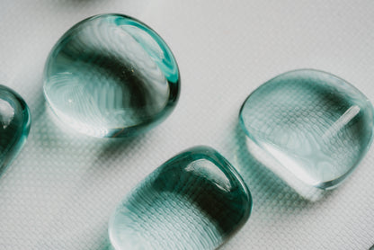 Blue Obsidian Pocket Crystal – Aesthetic Stone for Focus, Expression, and Mental Clarity