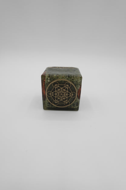 Metatron Cube Pendant – Emerald & Diopside | Sacred Geometry for Clarity, Balance, and Conscious Elegance
