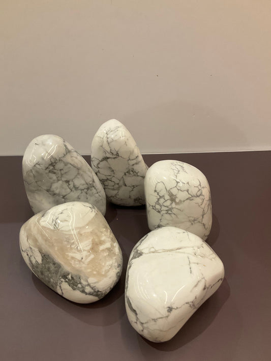 Howlite free form