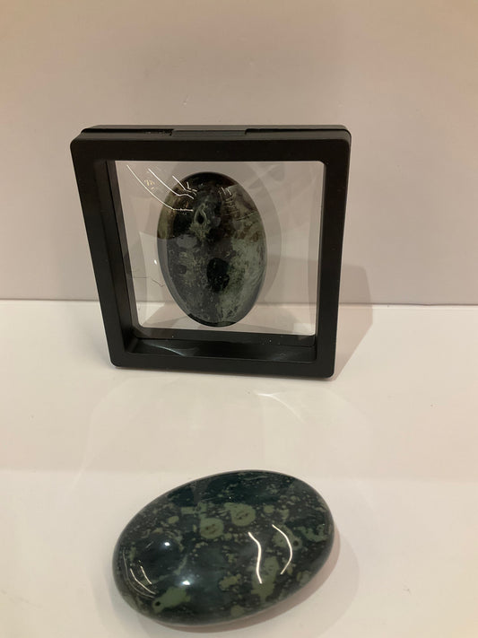 Natural Kambaba Jasper Palm Stone