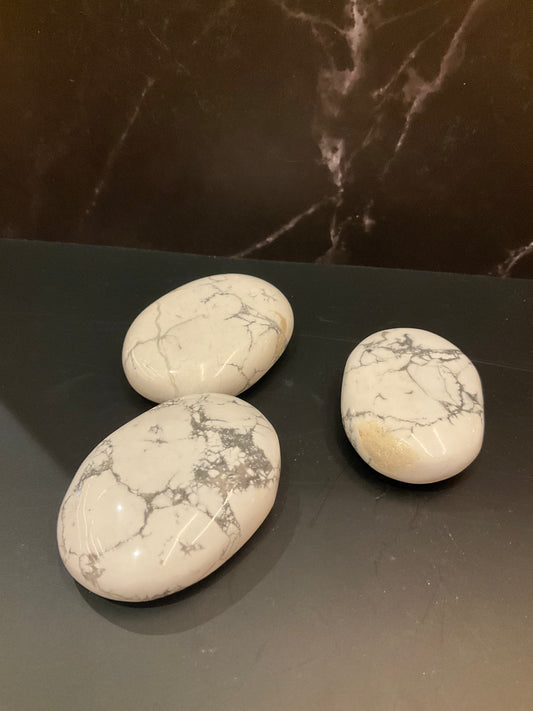 Howlite Disc