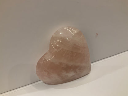 Rose Quartz Heart Shape – Decorative Rose Quartz Heart for Love, Harmony, and Emotional Clarity