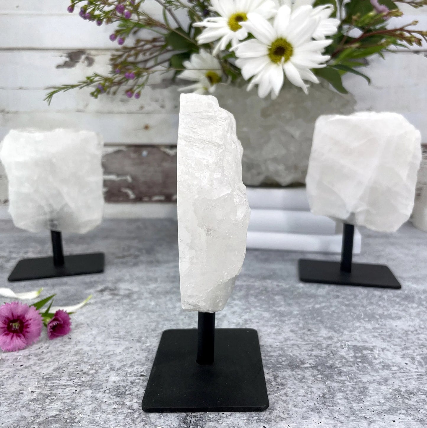 Polished Clear Quartz – Decorative Metal Stand for Clarity and Positive Energy