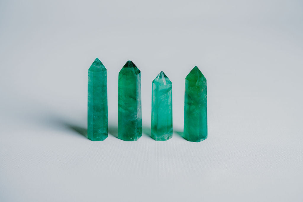 3.5”-Emerald-Fluorite-Obelisk-for-Clarity-Balance-and-Sophisticated-Decor