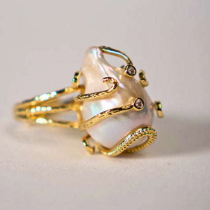 Organic-Elegance-in-18K-Gold