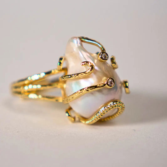 Organic-Elegance-in-18K-Gold