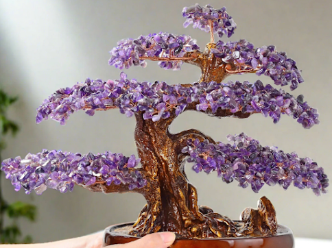 Decorative-Sculpture-with-Resin-and-Wood-Base