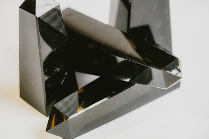 Black Obsidian Tower – Protective and Grounding Crystal in Natural Volcanic Glass